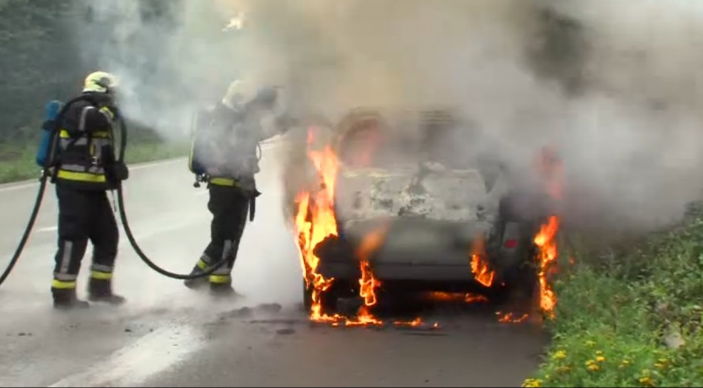 vaulx voiture feu 02