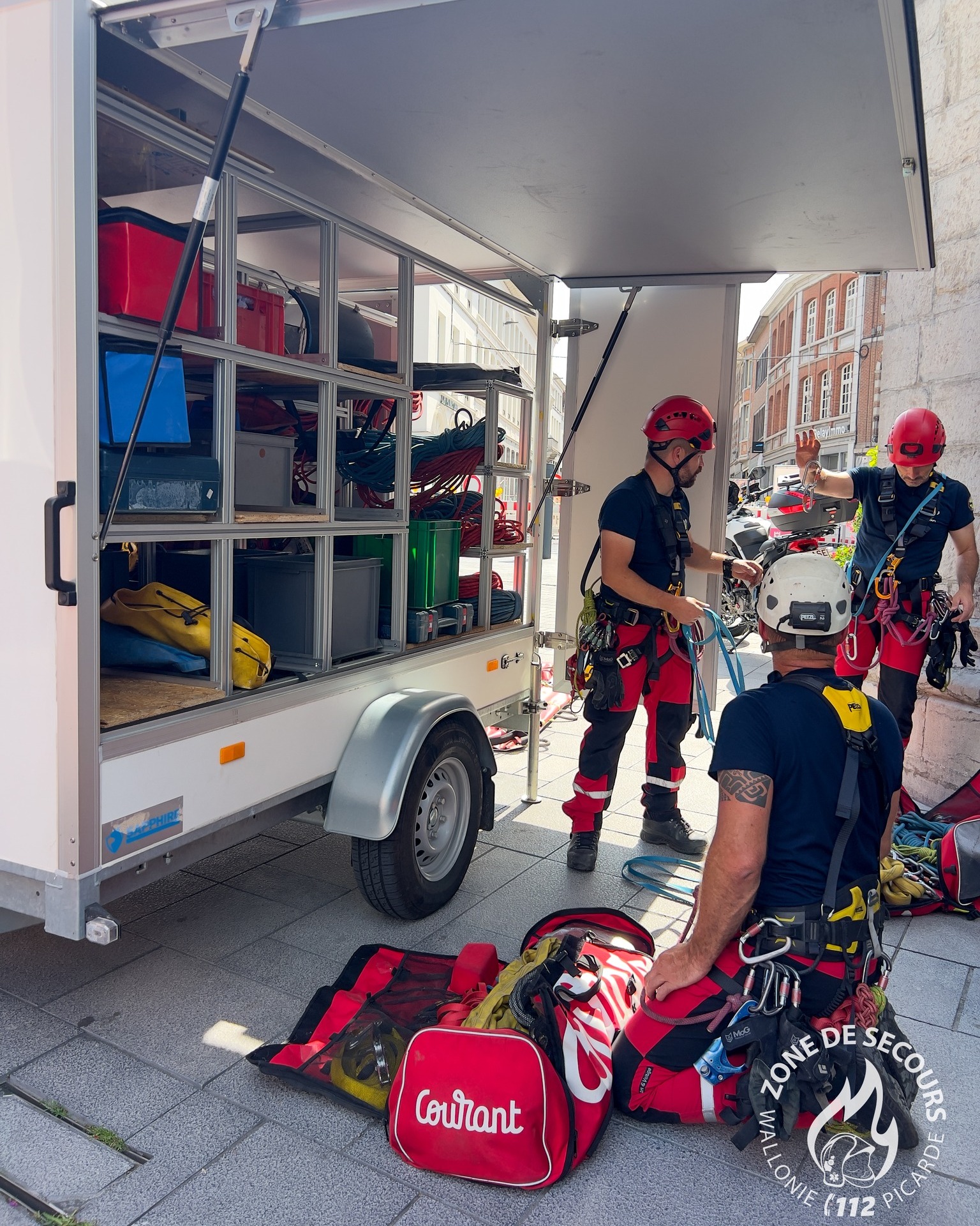 Intervention spectaculaire du GRIMP au beffroi de Tournai
