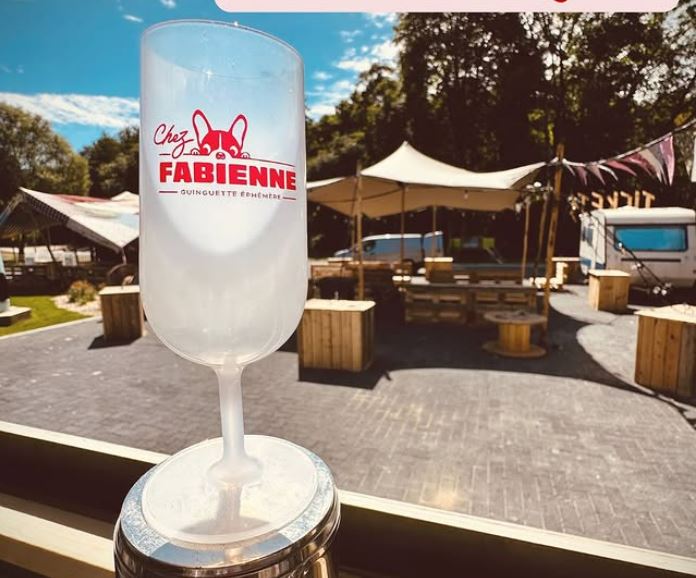 Chez Fabienne : la guinguette qui réinvente l’été tournaisien au bord de l’Orient