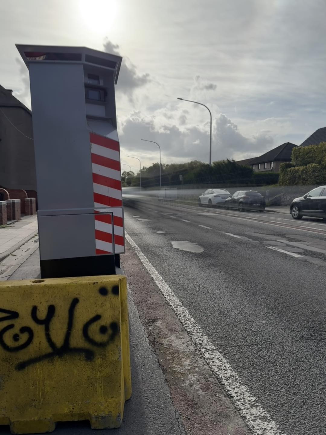 Un lidar installé à hauteur de la rue de France à Dottignies jusqu'au 22 septembre 2025 la vitesse y est limitée à 50 km/h